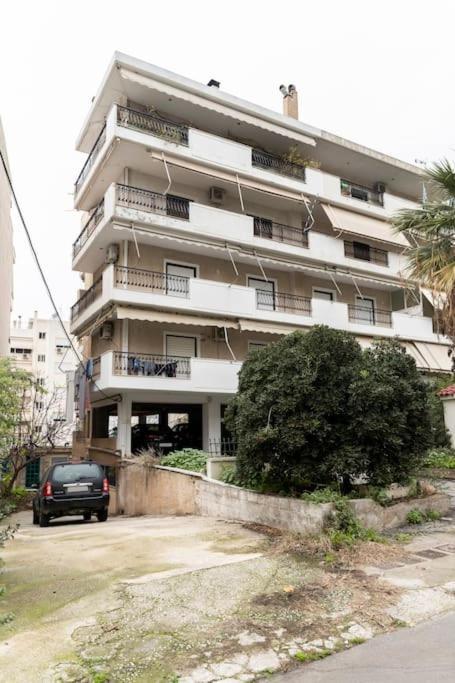 Apartment At Ano Glifada. Atenas Exterior foto