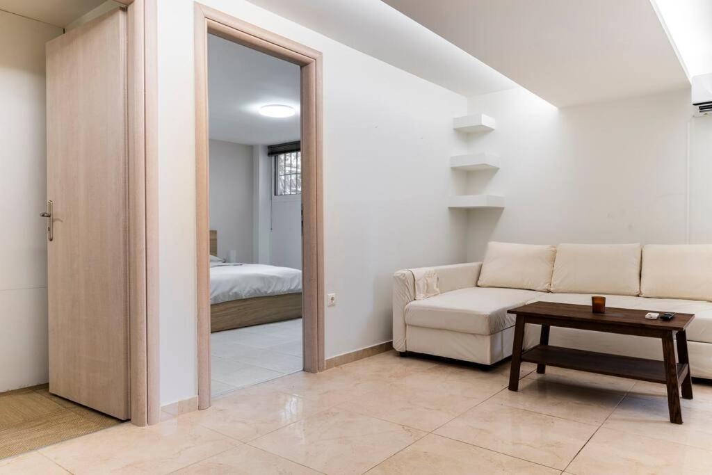 Apartment At Ano Glifada. Atenas Exterior foto