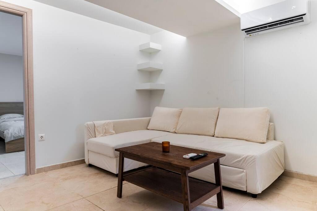 Apartment At Ano Glifada. Atenas Exterior foto